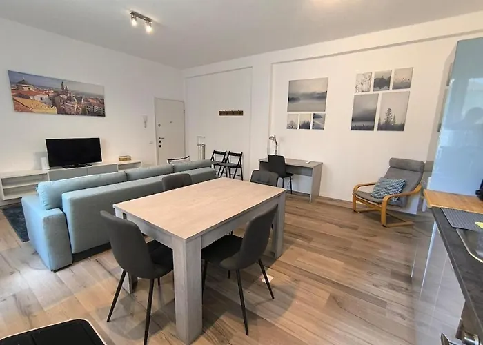 Casa Salle-spazioso Bilocale Vicino Al Centro