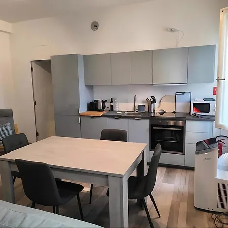 Casa Salle-spazioso Bilocale Vicino Al Centro Бергамо